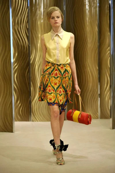 Look 19